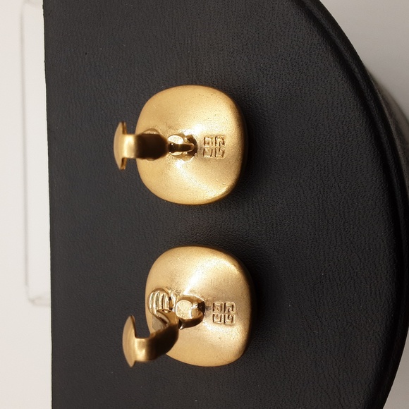 Vintage Givenchy Green Crystal Clip-on Earrings - Picture 4 of 16